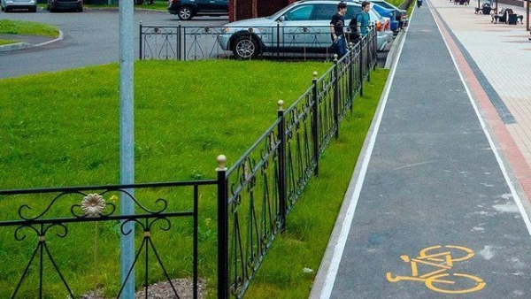 В 8 и 9 микрорайонах газонные ограждения заменят на красивые и одинаковые