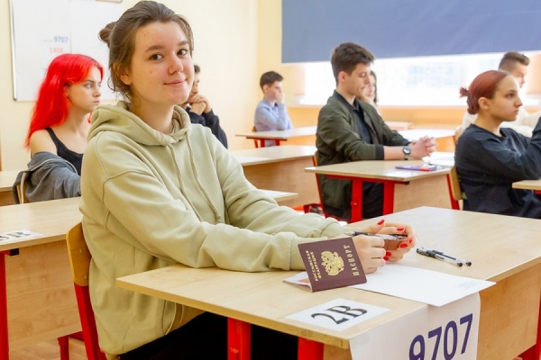 Собянин поздравил московских выпускников с блестящей сдачей ЕГЭ