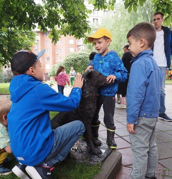 В МКЖ установлена бронзовая скульптура собаке Мухе