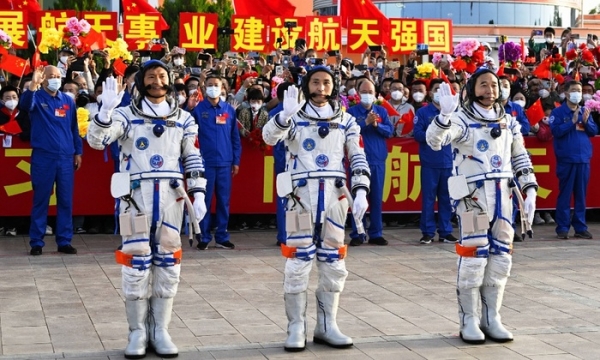 Поднебесная покоряет космос