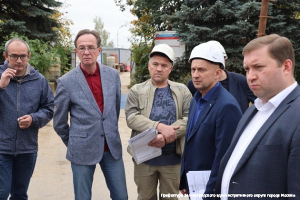 И. о. префекта Анатолий Смирнов ознакомился с работами по проезду вдоль корп. 360 «Флейта»