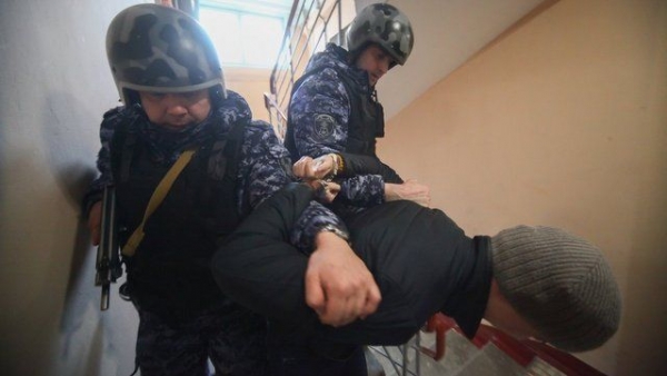 Мужчину сильно избили в 6-м микрорайоне