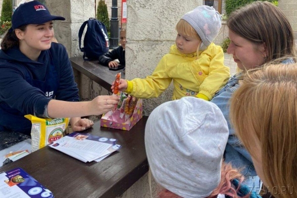 На бульварной зоне в 16 микрорайоне продолжается День города
