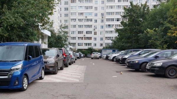 Зеленоградцев просят не парковать свои машины на выделенных площадках для пожарной техники