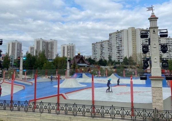 На бульварной зоне в 16 микрорайоне продолжается День города