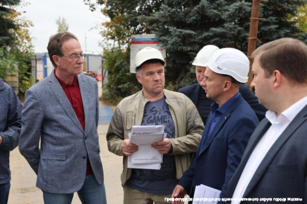 И. о. префекта Анатолий Смирнов ознакомился с работами по проезду вдоль корп. 360 «Флейта»
