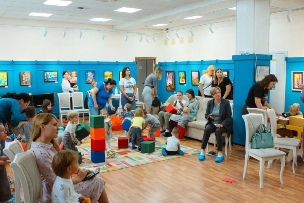 Утренник проекта «Мамаслёт» пройдет в библиотеке Савелок
