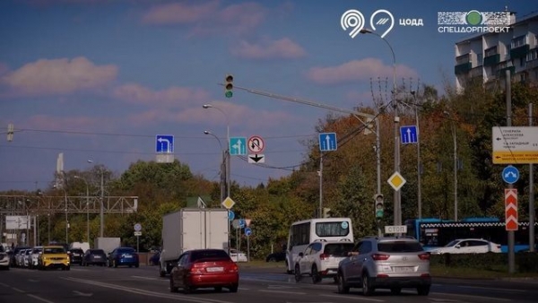 Департамент транспорта проводит опрос об отмене мигающего зелёного сигнала для водителей