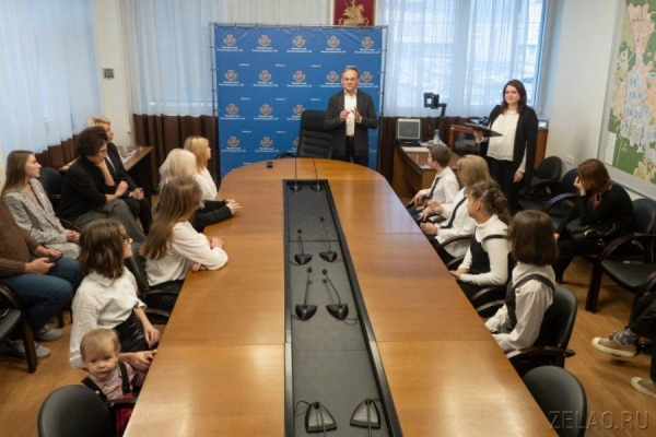 В префектуре округа вручили первые паспорта 14-летним зеленоградцам