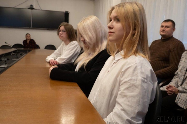 В префектуре округа вручили первые паспорта 14-летним зеленоградцам