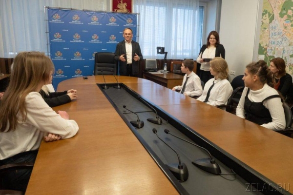 В префектуре округа вручили первые паспорта 14-летним зеленоградцам