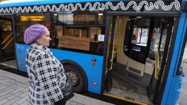 Конечную остановку автобуса в «Леруа Мерлен» перенесли на Панфиловский проспект