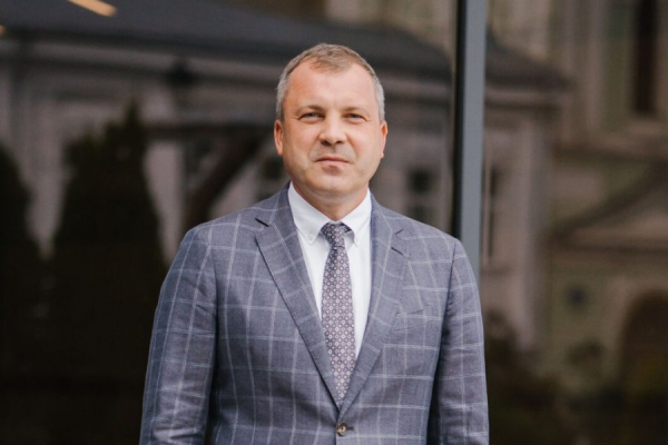 Тележурналист Евгений Попов поддержал решение президента участвовать в выборах