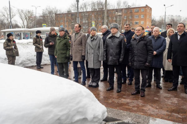 Накануне Дня защитника Отечества зеленоградцы возложили цветы к воинским мемориалам