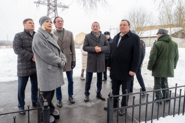 Накануне Дня защитника Отечества зеленоградцы возложили цветы к воинским мемориалам