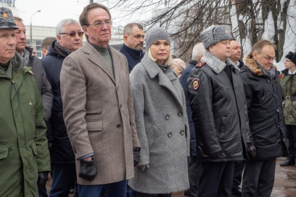 Накануне Дня защитника Отечества зеленоградцы возложили цветы к воинским мемориалам