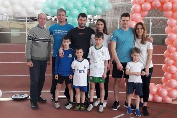 Семьи Дормидонтовых и Быковских представили Зеленоград на Фестивале ГТО