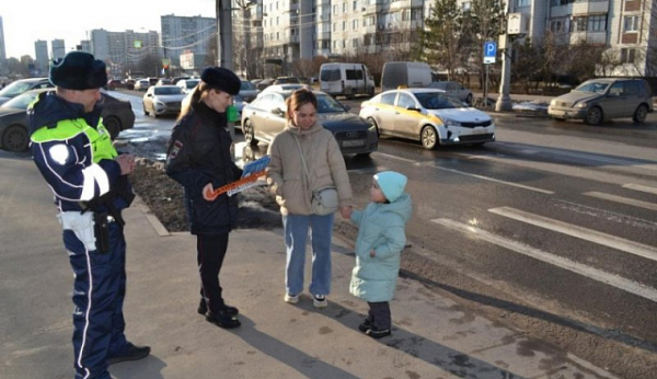 Сотрудники Госавтоинспекции Зеленограда провели акцию «Пешеходный переход»