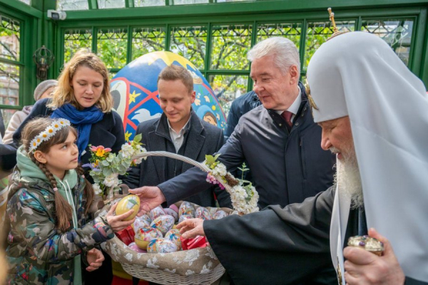 Сергей Собянин и Патриарх Кирилл посетили фестиваль «Пасхальный дар»