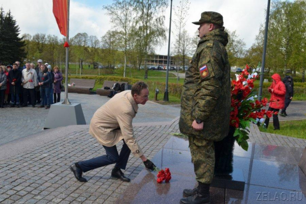 В Зеленограде накануне Дня Победы прошло возложение венков и цветов к местам воинской славы
