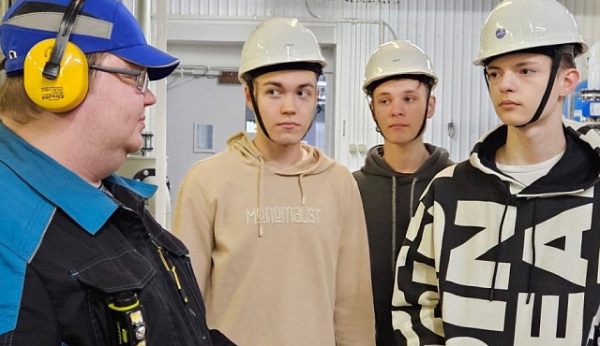 Первокурсники МИЭТ и РХТУ посетили Микрон