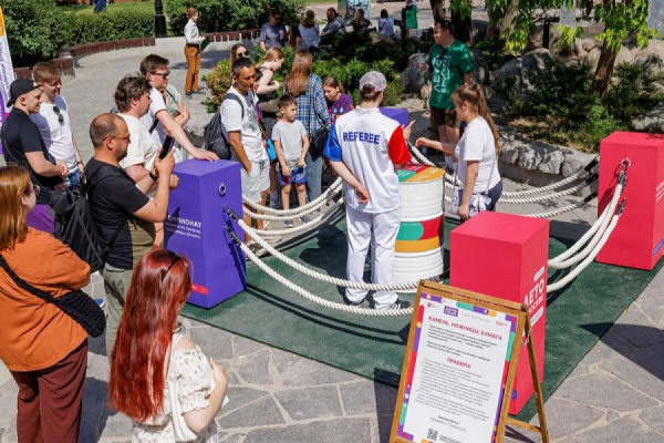 В Москве названы пять финалистов чемпионата по игре «Камень, ножницы, бумага»