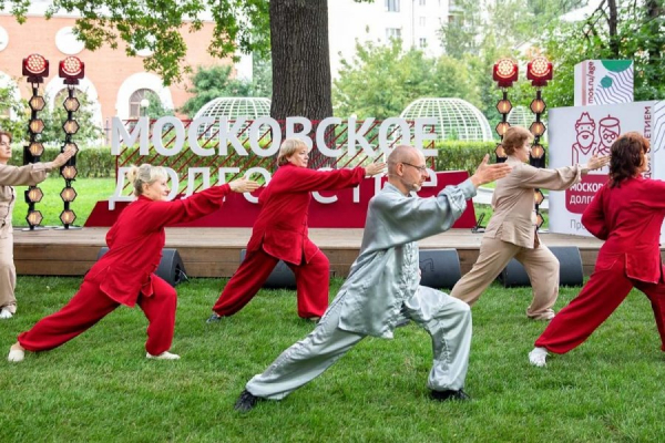 Анастасия Ракова анонсировала уличный фестиваль «Москва долгоЛЕТНЯЯ»