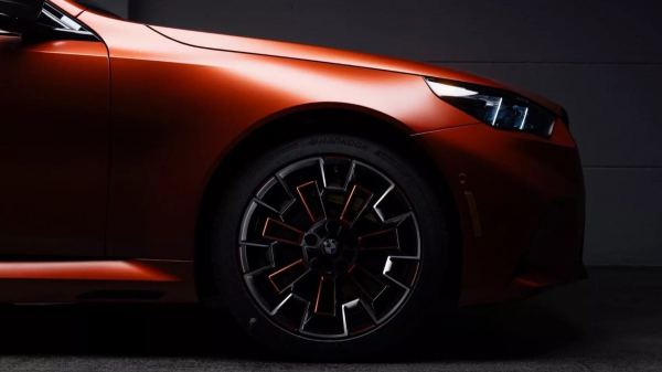 Уникальный суперседан BMW M5 пустят с молотка в Калифорнии Уникальный суперседан BMW M5 пустят с молотка в Калифорнии