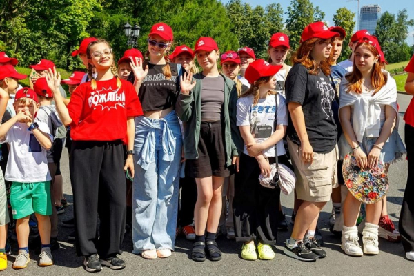 Пленэры, спорт и концерты: Собянин рассказал, как детям провести лето в Москве