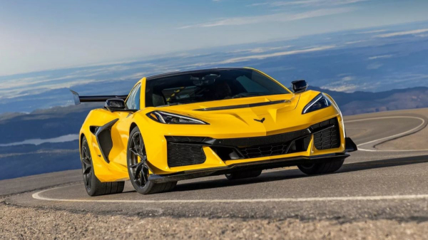 Экстремальный Chevrolet Corvette ZR1: впервые с битурбомотором Экстремальный Chevrolet Corvette ZR1: впервые с битурбомотором