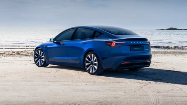 Седан Tesla Model 3 обрел самую дальнобойную версию