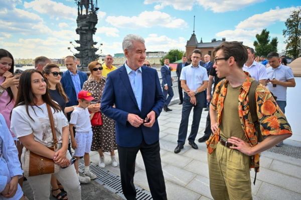 Сергей Собянин открыл уникальный пешеходный мост в центре Москвы