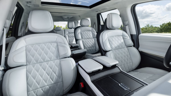 Показан глубоко модернизированный внедорожник Lincoln Navigator