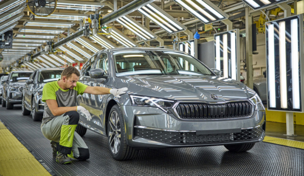 Дайджест дня: Mythos на испытаниях, электромоторы Автотора и другие события индустрии Дайджест дня: Mythos на испытаниях, электромоторы Автотора и другие события индустрии