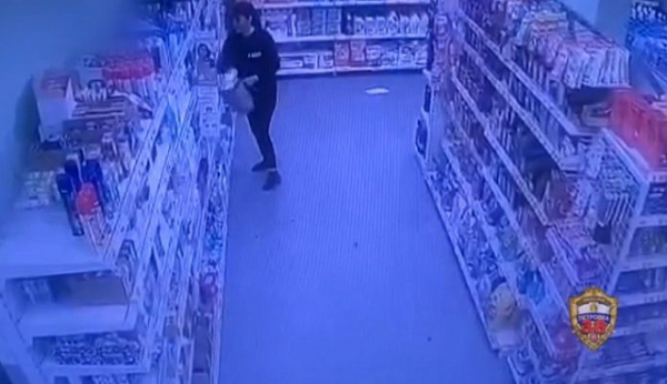 Сотрудники патрульно-постовой службы Зеленограда задержали женщину подозреваемую в краже из магазина