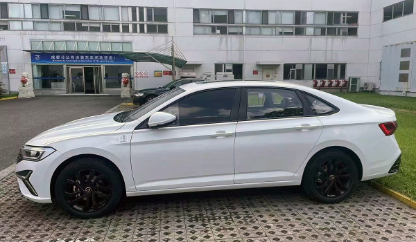 Jetta готовится к расширению гаммы: засвечен седан VA7 Jetta готовится к расширению гаммы: засвечен седан VA7