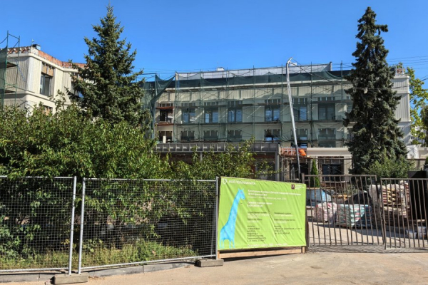 В детской поликлинике во 2 микрорайоне продолжается капитальный ремонт
