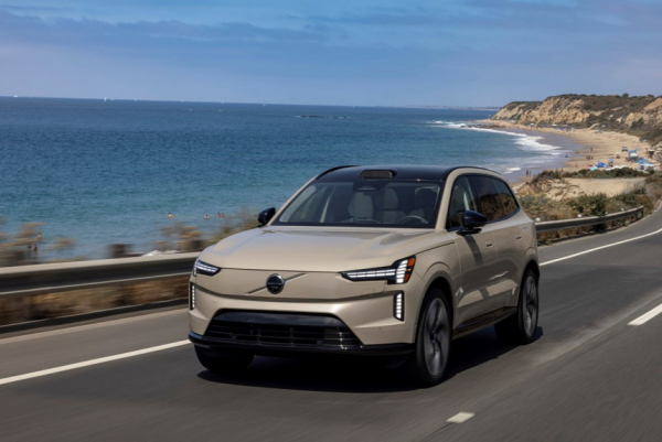 Компания Volvo пока не будет отказываться от ДВС Компания Volvo пока не будет отказываться от ДВС