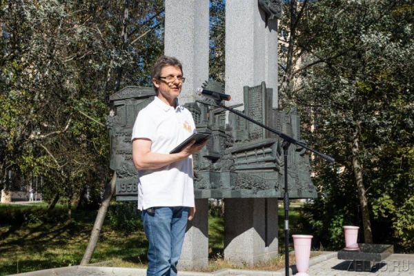 В Зеленограде прошло возложение к памятному знаку первостроителям