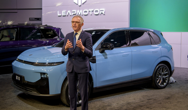 Stellantis представил в Париже кроссовер Leapmotor B10 Stellantis представил в Париже кроссовер Leapmotor B10