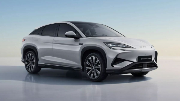 Премьера Парижа: электрический кроссовер BYD Sealion 7 Премьера Парижа: электрический кроссовер BYD Sealion 7