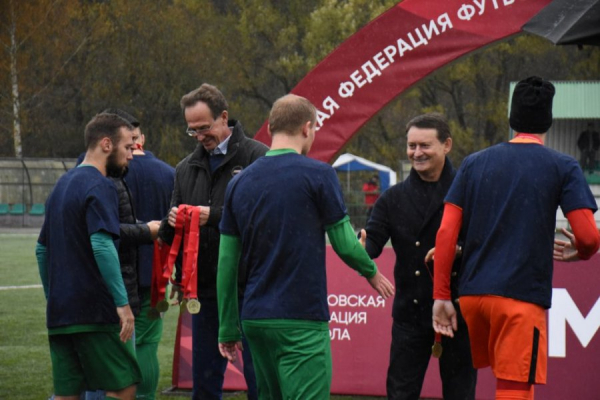Футбольный клуб «Зеленоград» награжден золотыми медалями и чемпионским кубком