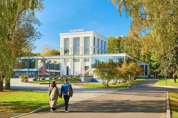 ВДНХ приглашает участников СВО и их семьи на бесплатные экскурсии