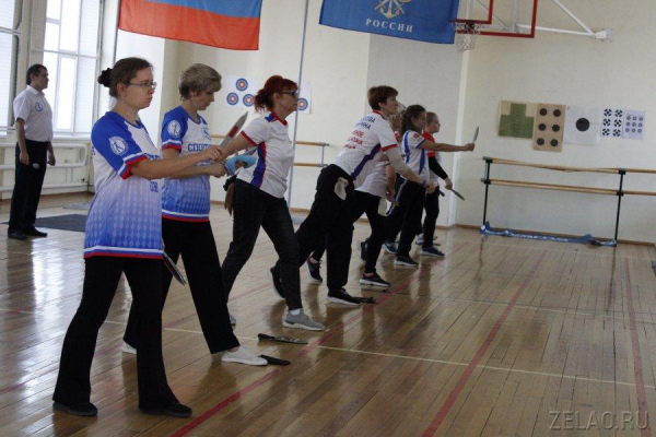 В Зеленограде прошли соревнования по метанию ножей