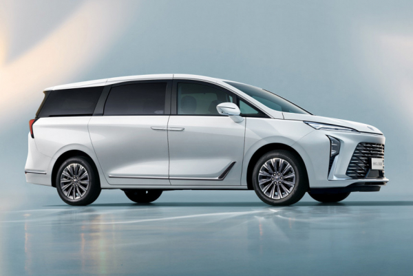 Минивэн Buick GL8 ES: масштабный рестайлинг и гибридная версия