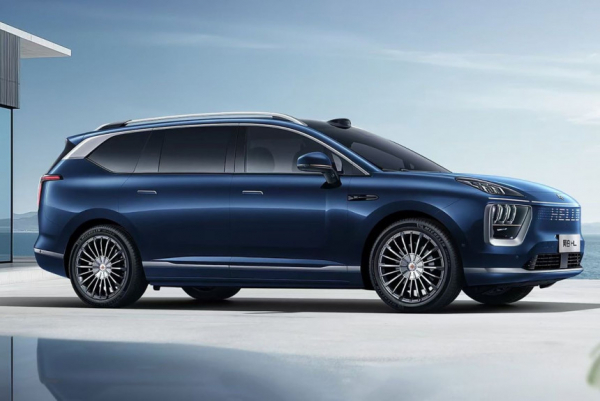 Концерн GAC показал флагманский кроссовер Hyper HL Концерн GAC показал флагманский кроссовер Hyper HL