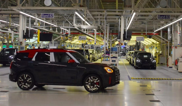 Дайджест дня: Range Rover со статуей, калужский Haval и другие события индустрии Дайджест дня: Range Rover со статуей, калужский Haval и другие события индустрии