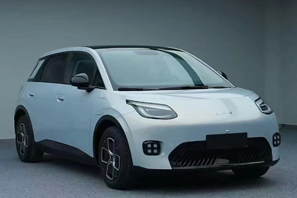 GAC подготовил для экспорта простой электрохэтчбек Aion AY2 GAC подготовил для экспорта простой электрохэтчбек Aion AY2