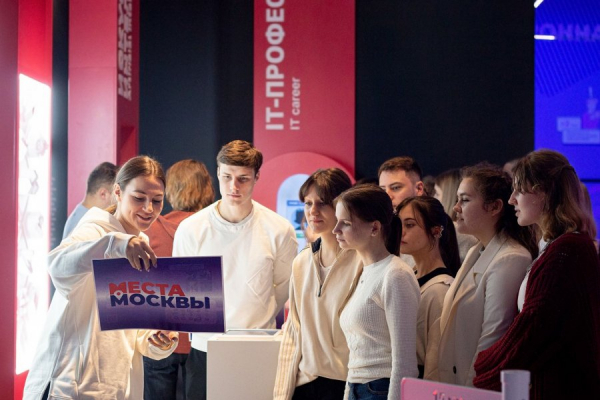 Молодые москвичи разработали серию экскурсий по городу для своих сверстников — Сергунина