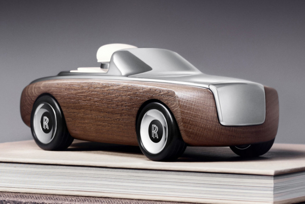 Дайджест дня: Rolls-Royce Cameo, будущий RAV4 и другие события индустрии Дайджест дня: Rolls-Royce Cameo, будущий RAV4 и другие события индустрии